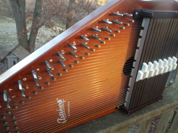 Autoharp by Oscar Schmidt 15 chord Nice condition original box with book, Picks and tuning wrench  Felts in good shape, Bar pads all New - Image 2