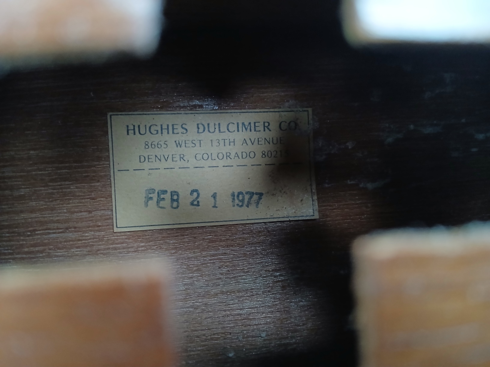 Dulcimer Hughes Rare 6 String from the Revival Period Gorgeous deep body has wonderful rich tones and long sustain 28.5 VSL label dated 1977 - Image 11
