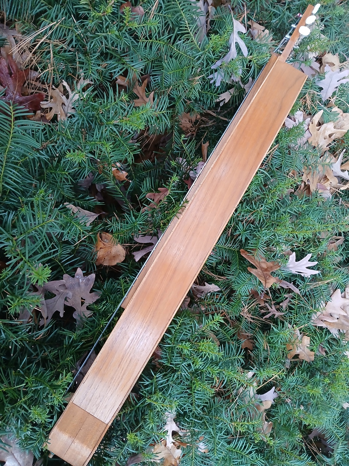 Dulcimer Hughes Rare 6 String from the Revival Period Gorgeous deep body has wonderful rich tones and long sustain 28.5 VSL label dated 1977 - Image 8