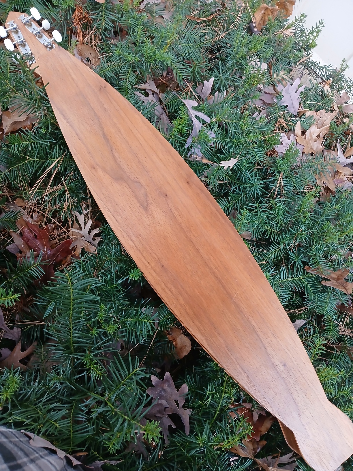 Dulcimer Hughes Rare 6 String from the Revival Period Gorgeous deep body has wonderful rich tones and long sustain 28.5 VSL label dated 1977 - Image 7