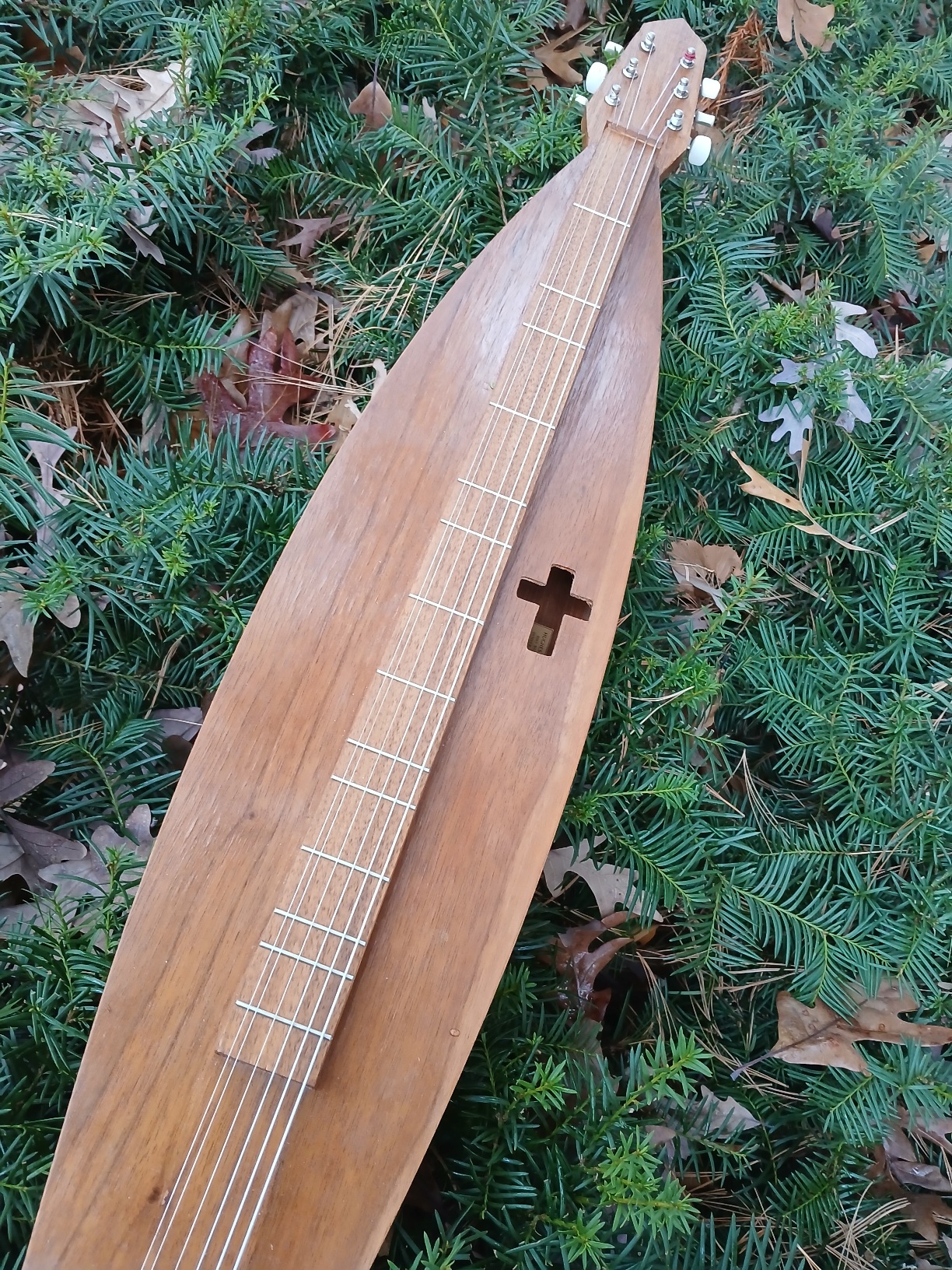 Dulcimer Hughes Rare 6 String from the Revival Period Gorgeous deep body has wonderful rich tones and long sustain 28.5 VSL label dated 1977 - Image 2
